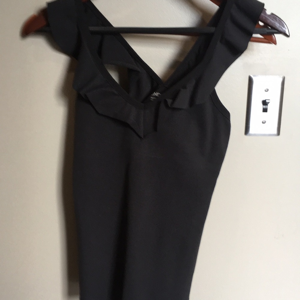 NWT Beyond Yoga frill seeker tank